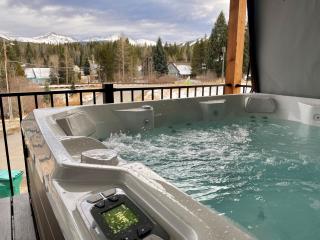 Downtown WP Villa 1 I Private Hot Tub I Views I Activity Program - 7