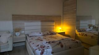 Cozy Modern Apartment - 2