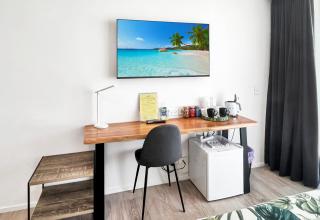 '10-B' Harbour View Apartment - 2BR 2BA Pool Gym - 1