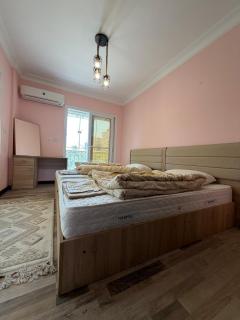 B2-Luxury 2BR Apt Prime Location - Jacuzzi & WiFi - 6