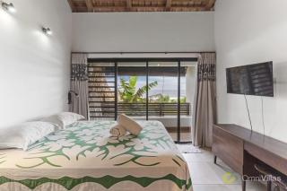 Shoreline Haven: 1BR Bungalow by the Sea in Moorea - 4