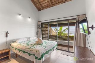 Shoreline Haven: 1BR Bungalow by the Sea in Moorea - 3