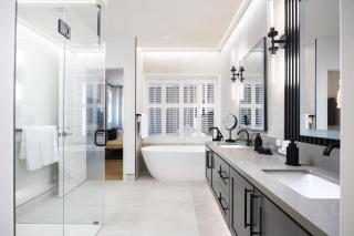 Reimagined luxury retreat - upgraded 4 bed Villa - 3