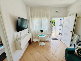 MG Sea View Apartments & Private Parking - 3