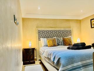 Riad Tazzori - Authentic Medina Stay with Rooftop Terrace & Breakfast - Marrakech - 7
