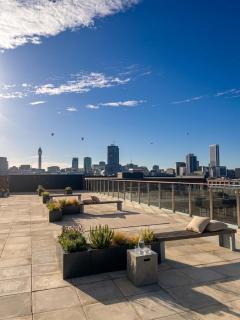 Panoramic View City Centre Apartment And Free Netflix - 8