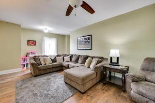 Family Home in Heart of Brownsville: Walk to River - 2