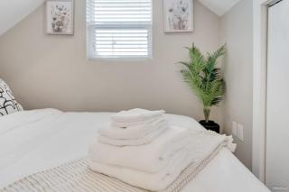 Quiet 2BR Suits in Vancouver with Private Entry - 1