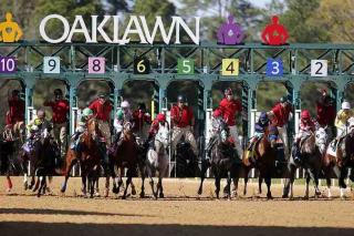 'Queen of the Turf' Walk to Oaklawn Racing and Gaming - 7