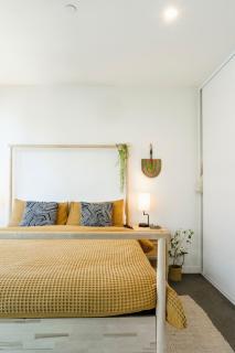 Trendy Footscray Apartment near CBD - 6