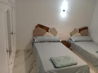 Ground floor chalet with private pool and garden, 4 bedrooms, air-conditioned - 6
