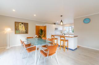 Comfortable 3-Bedroom Home in East Tamaki Heights - 6