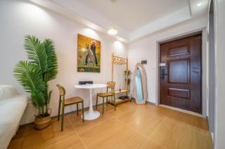 J&H Invis High Rise Panoramic Art Hotel - 6