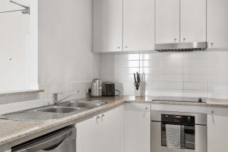 Central Perth 1BR Apartment with Parking - 6