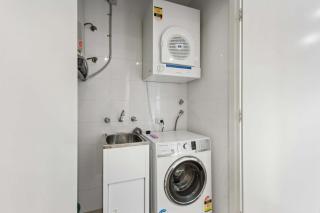 Central Perth 1BR Apartment with Parking - 2