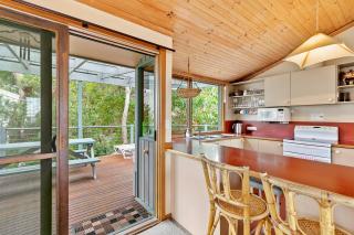 Spacious Home in Point Roadknight - 6