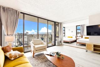 30FL Partial Ocean View with Lanai, Pool & Parking - 0