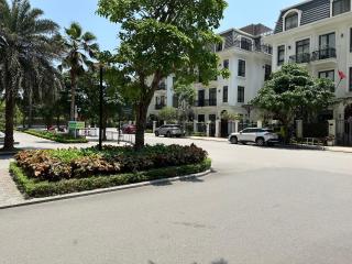 Elegant Green Bay Apartment with Luxury Interior Design in Hanoi District - 2