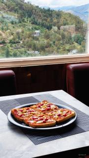 The Himalayan Kitchen Narkanda - Cafe & Rooms - 3