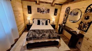 Micham's Clark Fork River Retreat - River Front, Mountain View, Fire Pit - Cabin 4 - 5