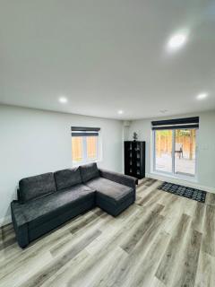 The Elmira Modern - A Place to Relax and Enjoy - 5