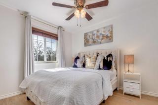 The Homestead Luxury Cozy 2BR Apartment in Nacogdoches Near SFA University and Downtown Pet Friendly Business Ready Extended Stays Welcome with Self Check In High Speed WiFi Full Kitchen In Unit Laundry Private Parking and Quiet Comfort - 3