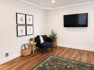 The Hangout House With Bonus Game Room & Foosball - 6
