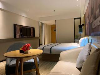 City Comfort Inn Xinfeng High-speed Railway West Station Yingbin Avenue - 1