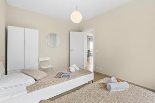 The Golden View - Happy Rentals - 5