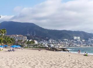 Stylish 2BR Retreat Near Beaches & Downtown PV - 9
