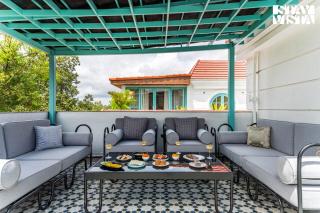StayVista at Villa Amoraa with Rooftop Jacuzzi - 6