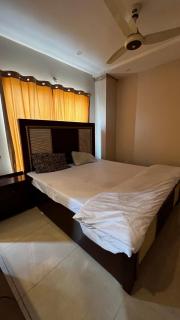 Luxury Single Bed apartment Secured and Gated - 5