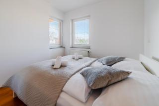 Cherry City Stay Apartment With Parking - Happy Rentals - 4