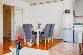 Cherry City Stay Apartment With Parking - Happy Rentals - 2