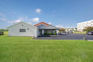 Ramada by Wyndham Effingham - 9
