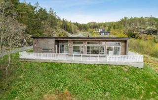 4 Bedroom Beautiful Home In Åsenfjord - 2