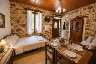 Pandora Stone Cottage Elos - 4