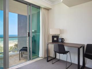 Beach view with King bed studio in Gold Coast - 2