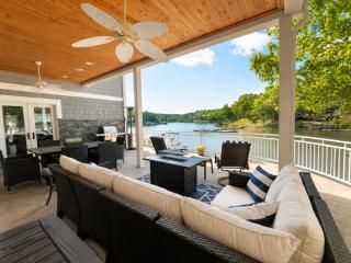 Lake Paradise Lakefront Stay - 0