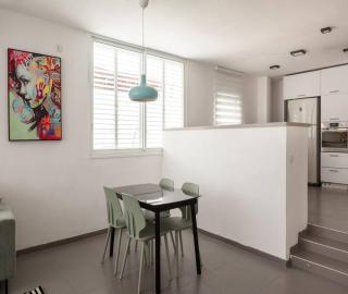 O&O Group - Bright 2BR Rooftop Walk to Beach - 6