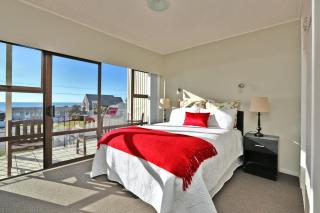 Cape View Villa Sun Drenched House With Sea Views - 4