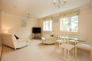 Basingstoke Apartments - Westlands House, City Centre, Home-From-Home - 1