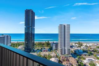 Sub Penthouse Ocean View Luxe 4 Bedroom Beachside YVES - 9