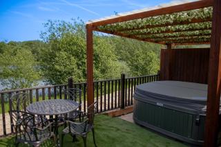 Calmwater Hideaway - 3