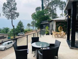 Gunner Lodges - 8
