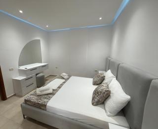 Florenc Apartment Sarande - 8