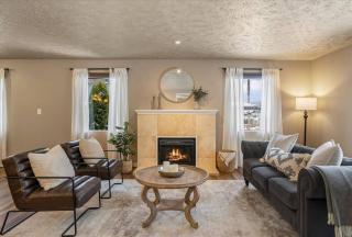 Spoil Yourself South Hill Stunner Theater Room - 4