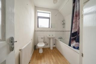 2 Bed House - Sleeps 4 - Parking - WiFi - 8