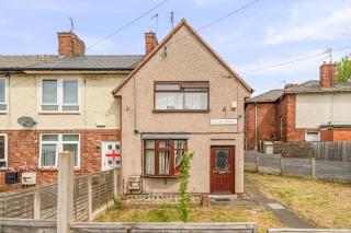 2 Bed House - Sleeps 4 - Parking - WiFi - 5