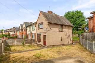 2 Bed House - Sleeps 4 - Parking - WiFi - 3